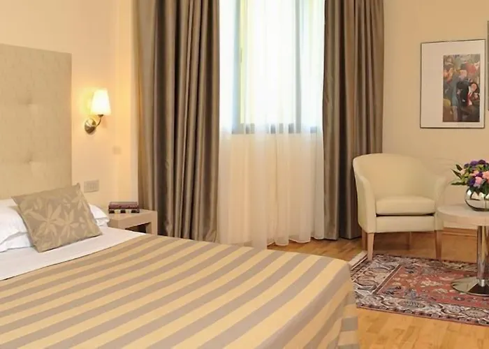 奥林匹亚酒店 4*