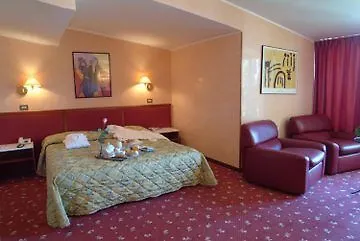 奥林匹亚酒店 4*